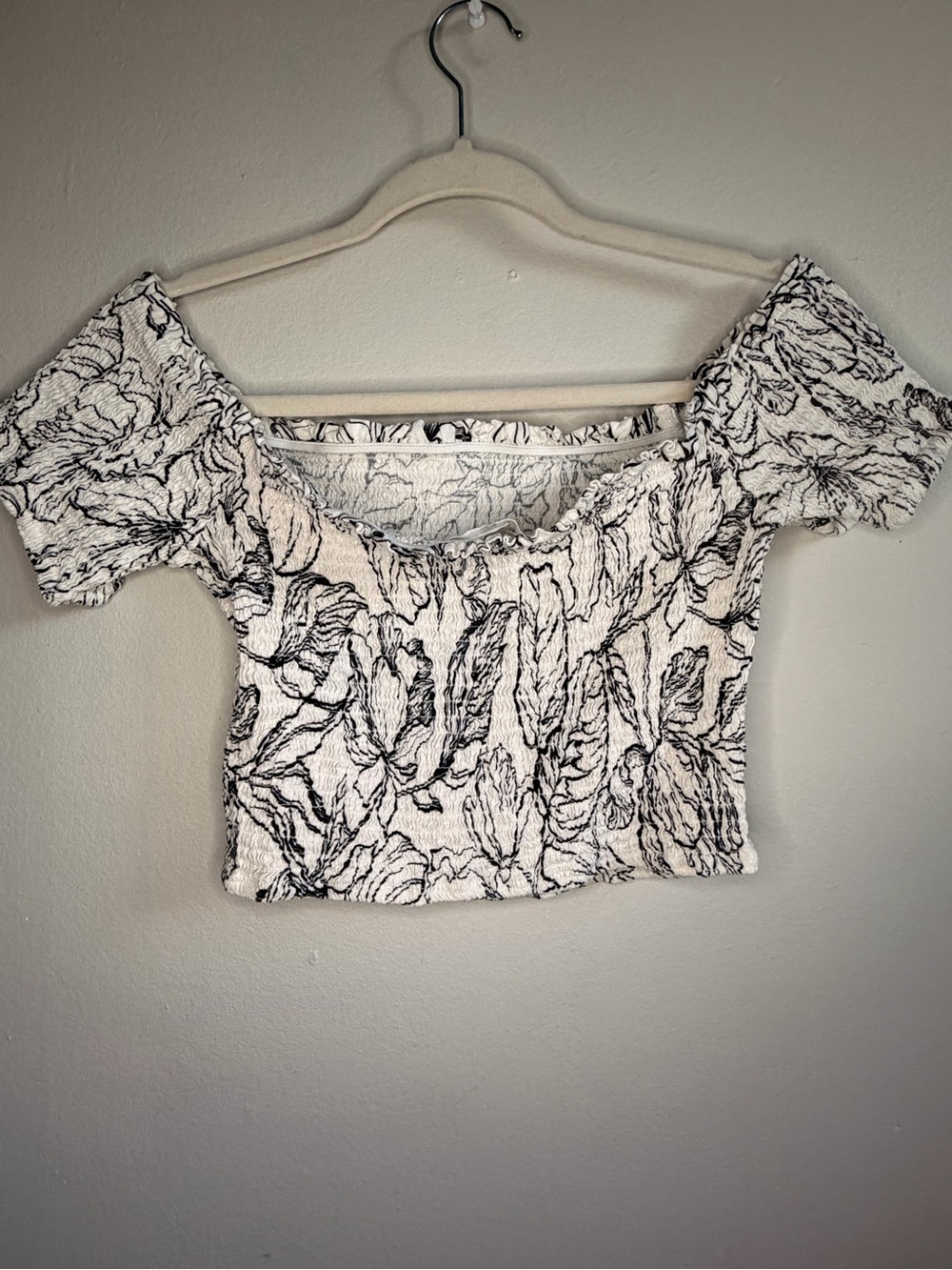 H&M White Crop Top with Black Leaf Sketch Print